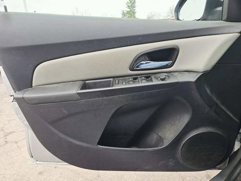 Used 2016 Chevrolet Cruze LT image 10