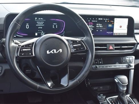 Used 2025 Kia Seltos S image 16