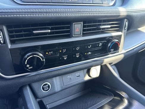 Used 2022 Nissan Rogue S image 18