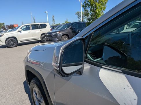 Used 2025 Toyota RAV4 XLE AWD/4WD image 35