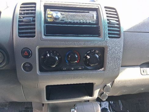 Used 2006 Nissan Frontier SE w/ (P01) Power Pkg image 32