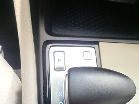 Used 2025 Genesis G70 2.5T RWD image 6