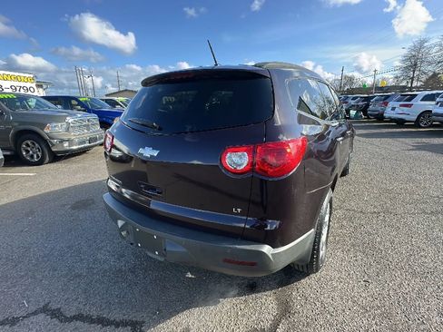 Used 2009 Chevrolet Traverse LT FWD image 4