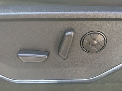 Used 2024 Ford F350 Platinum w/ Tremor Off-Road Package image 30