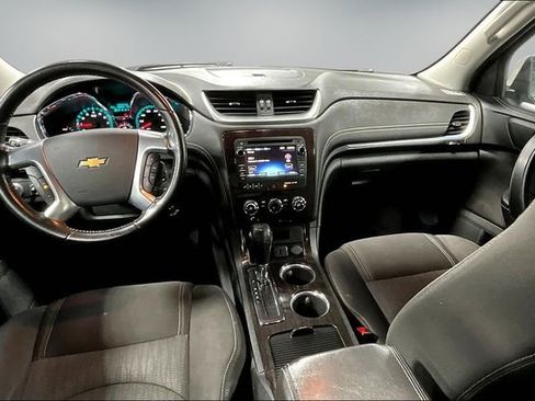 Used 2015 Chevrolet Traverse LT image 9