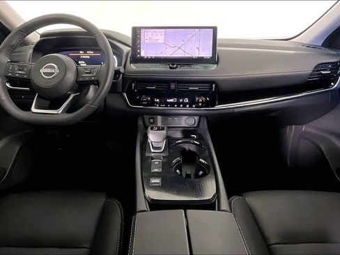 Certified 2024 Nissan Rogue SL FWD image 18