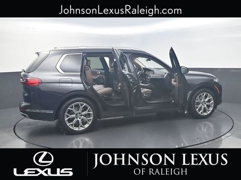 Used 2022 BMW X7 xDrive40i w/ Executive Package image 24