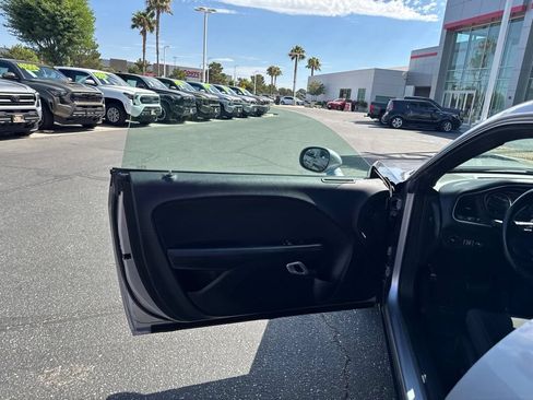 Used 2017 Dodge Challenger SXT RWD image 11