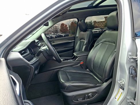 Used 2021 Jeep Grand Cherokee L Limited image 14