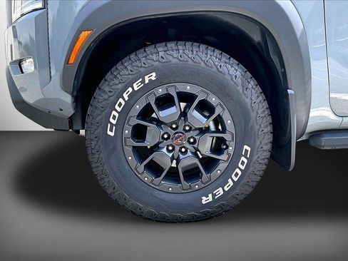 Used 2022 Nissan Frontier PRO-4X w/ Pro-4X Premium Package AWD/4WD image 33