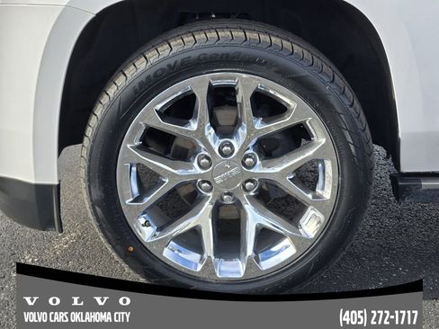 Used 2020 GMC Yukon XL Denali w/ Denali Premium Package image 13