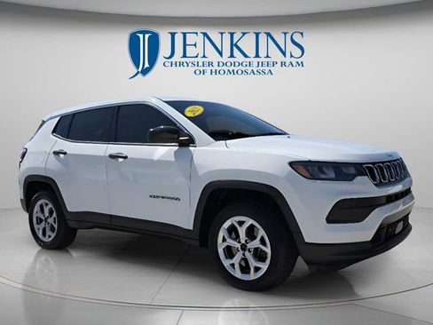 Used 2025 Jeep Compass Sport AWD/4WD image 2