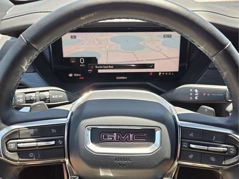 Certified 2026 GMC Acadia Elevation w/ Elevation Premium Package FWD image 31