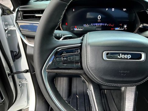 Used 2023 Jeep Grand Cherokee L Overland AWD/4WD image 11