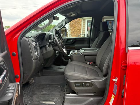 Used 2022 GMC Sierra 2500 SLE w/ SLE Value Package; image 8