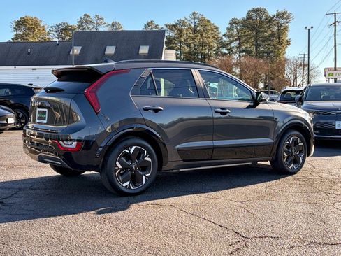 Used 2024 Kia Niro Wave w/ Wave Preserve Package image 3