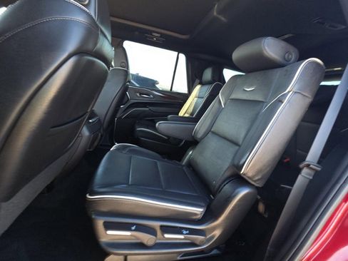 Used 2023 Cadillac Escalade Premium Luxury image 11