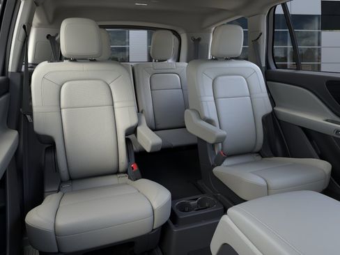 New 2026 Lincoln Aviator Reserve AWD/4WD image 11