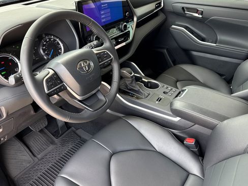 New 2026 Toyota Highlander XLE AWD/4WD image 11