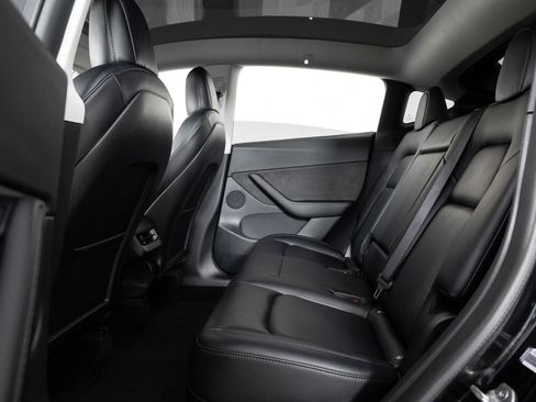 Used 2021 Tesla Model Y Performance image 19