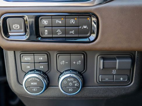 New 2026 GMC Yukon XL Denali Ultimate AWD/4WD image 22