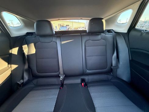 Used 2025 Chevrolet Trax LT image 36