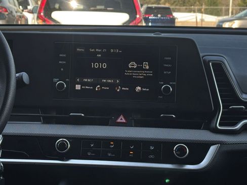 Used 2025 Kia Sportage LX image 17