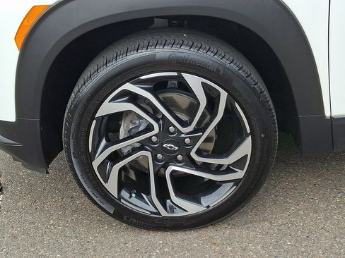 Used 2025 Chevrolet TrailBlazer RS w/ Convenience Package AWD/4WD image 8