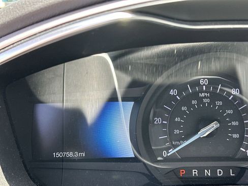 Used 2016 Ford Fusion SE FWD image 4