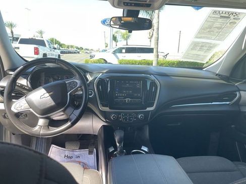 Used 2021 Chevrolet Traverse LT FWD image 19