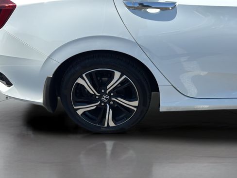 Used 2018 Honda Civic Touring image 35