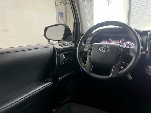 Used 2020 Toyota 4Runner TRD Off-Road AWD/4WD image 14