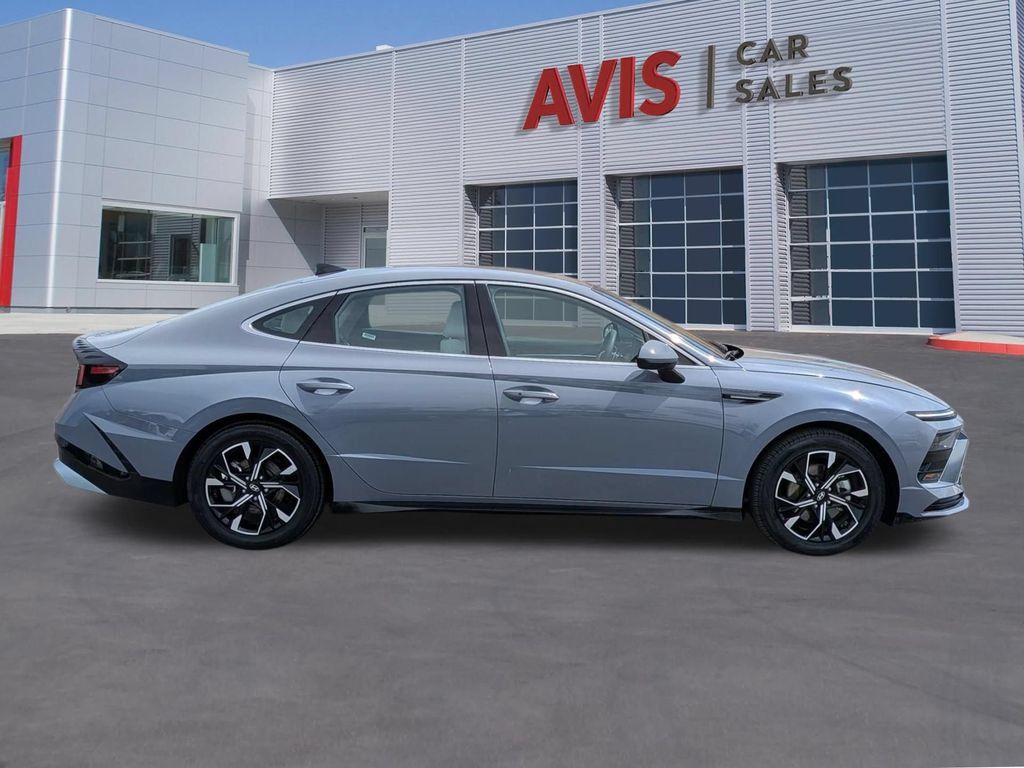 Used 2025 Hyundai Sonata SEL FWD image 5