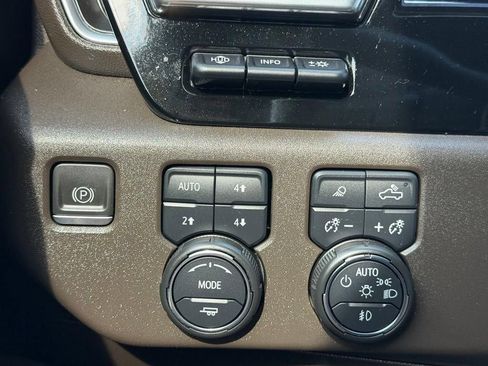 Used 2023 Chevrolet Silverado 1500 LTZ w/ Technology Package AWD/4WD image 18