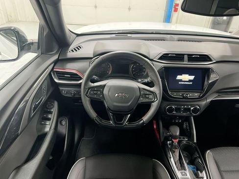 Used 2023 Chevrolet TrailBlazer RS w/ Sun and Liftgate Package AWD/4WD image 11