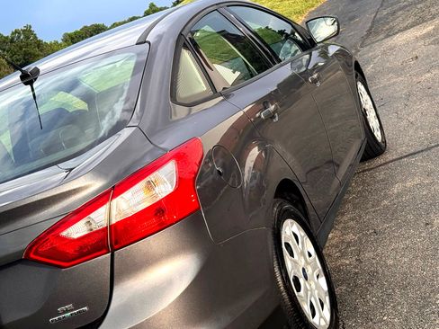 Used 2012 Ford Focus SE image 30