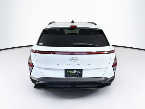 Used 2025 Hyundai Kona SEL FWD image 7