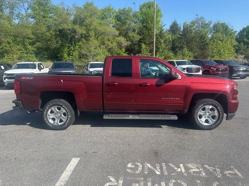 Used 2017 Chevrolet Silverado 1500 LT w/ All Star Edition AWD/4WD image 4