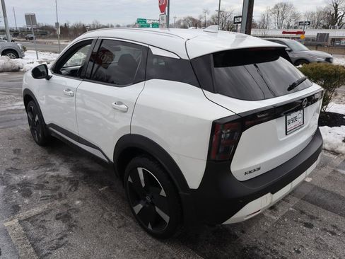 Certified 2025 Nissan Kicks SR image 7