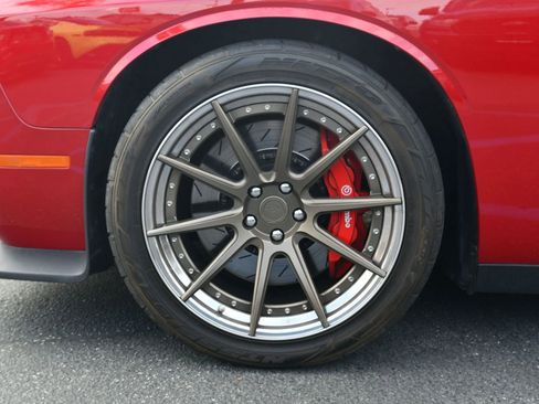 Used 2016 Dodge Challenger SRT Hellcat image 10