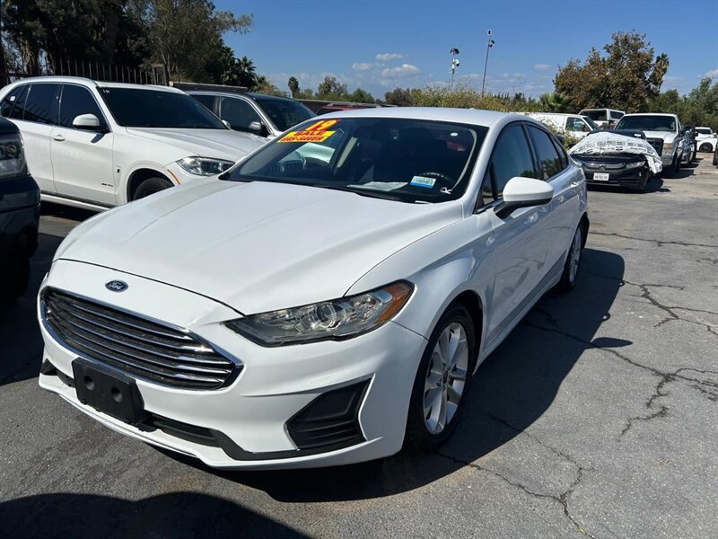 Used 2019 Ford Fusion SE FWD image 3