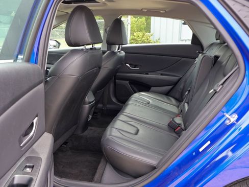 Used 2025 Hyundai Elantra Limited FWD image 9