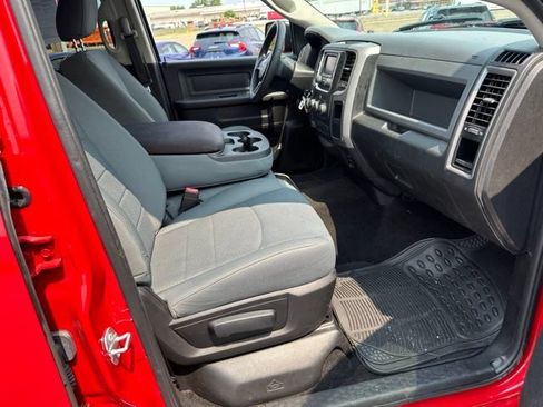 Used 2017 RAM 1500 Express RWD image 11