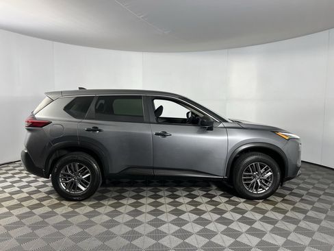 Used 2023 Nissan Rogue S image 5