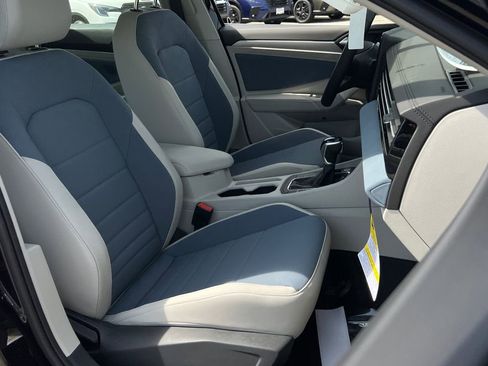 New 2026 Volkswagen Jetta SE FWD image 7