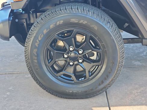 Used 2021 Jeep Gladiator Willys image 35