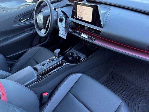 New 2026 Toyota Prius Plug-In Hybrid FWD image 17
