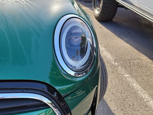 Used 2024 MINI Cooper 4-Door Hardtop FWD image 4