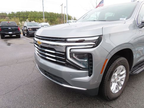 Used 2025 Chevrolet Tahoe LT image 9