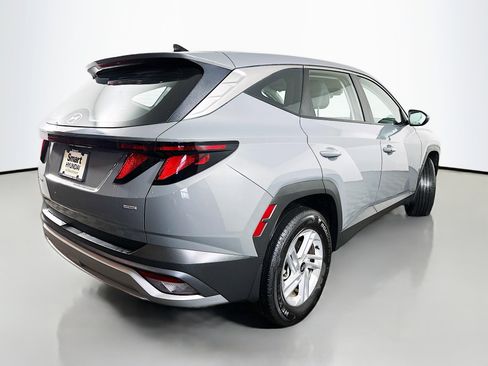 Certified 2025 Hyundai Tucson SE image 7